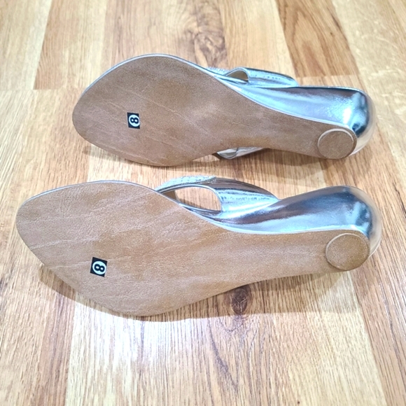 kolhapuri chappal for bride